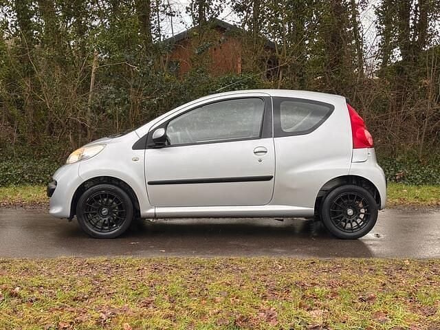 Occasion Peugeot 107 Urban Move 68 PK (50 kW) 2008 Grijs Hatchback