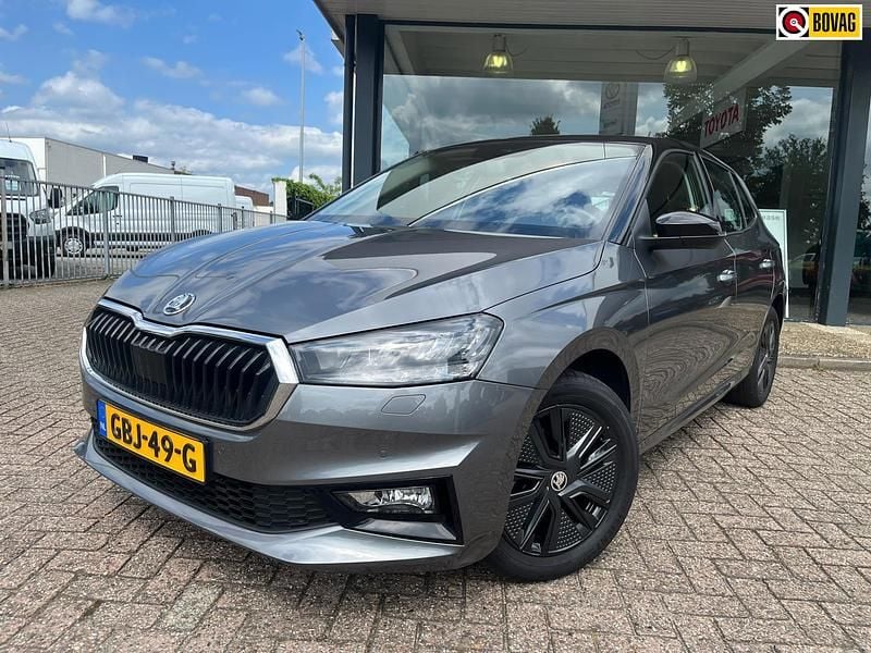 Grijs Gebruikt 2023 Skoda Fabia Business Line Hatchback | € 24.995 (Duur) - Afbeelding 1/4