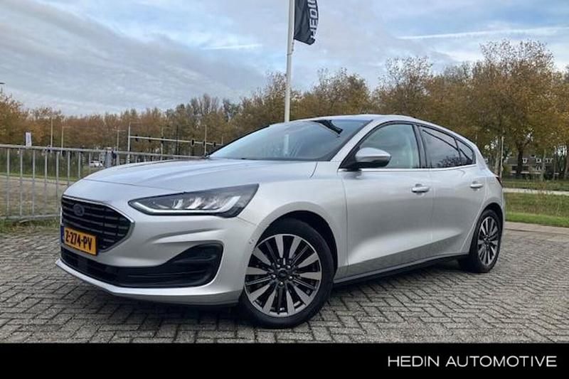 Grijs Gebruikt 2024 Ford Focus Titanium X Hatchback | € 24.995 (Eerlijke prijs) - Afbeelding 1/3