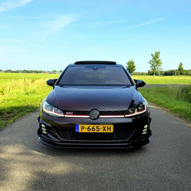 Paars Gebruikt 2017 VW Golf VII GTI Stationwagen | € 22.999 (Duur) - Afbeelding 1/4
