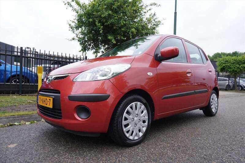 Rood Gebruikt 2010 Hyundai i10 Dynamiq Hatchback | € 5.945 (Iets duurder) - Afbeelding 1/4