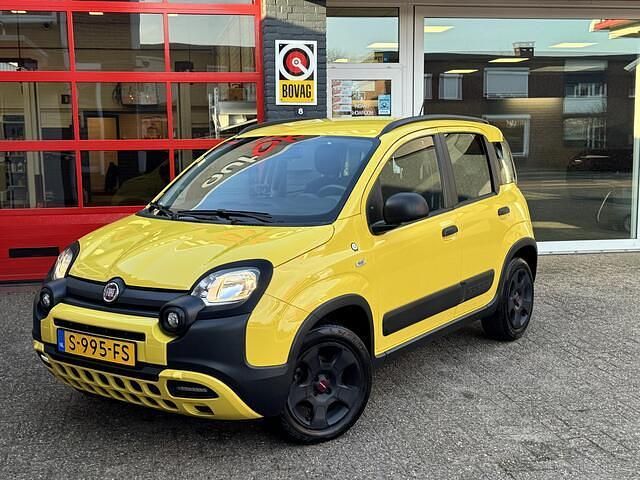 Occasion Fiat Panda Cross Cross 69 PK (50 kW) 2019 Geel Hatchback