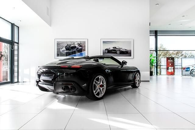 Nieuw Ferrari Roma 620 PK (456 kW) 2025 Zwart Cabriolet