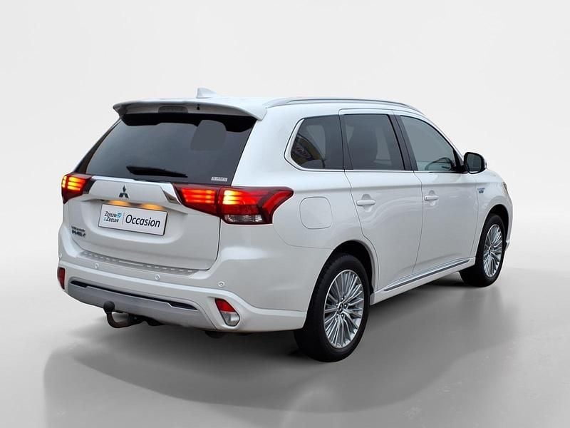Occasion Mitsubishi Outlander P-HEV Intense 68 PK (50 kW) 2020 Silky white p SUV