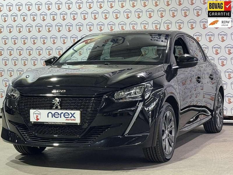 Zwart Gebruikt 2022 Peugeot e-208 Allure Hatchback | € 17.945 (Super prijs) - Afbeelding 1/4
