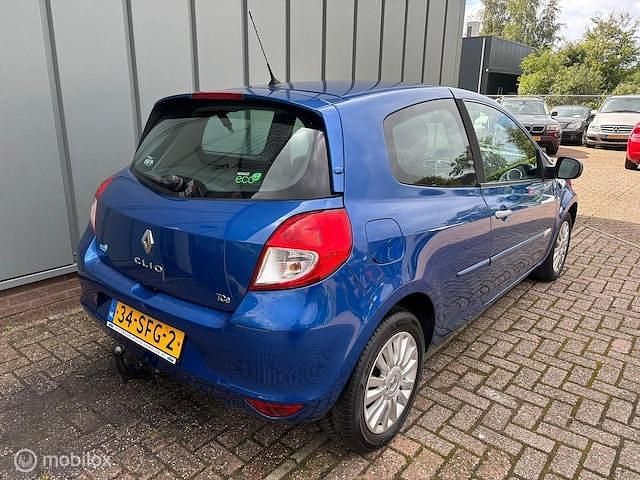 Occasion Renault Clio II Collection 103 PK (75 kW) 2011 Blauw Hatchback