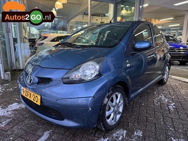Blauw (metallic) Occasion 2008 Toyota Aygo Hatchback | € 3.495 (Iets duurder) - Afbeelding 1/4