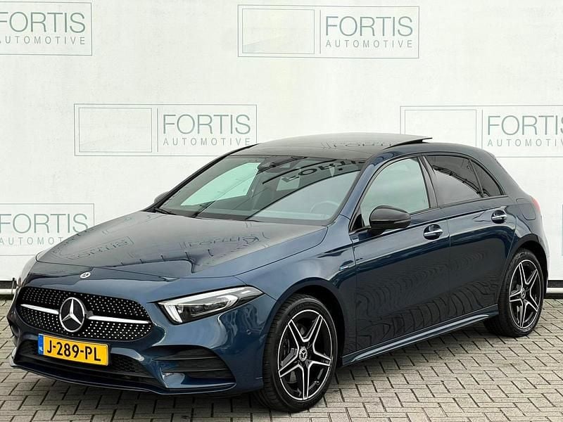 Blauw Gebruikt 2020 Mercedes A250 Business Hatchback | € 29.900 (Eerlijke prijs) - Afbeelding 1/4