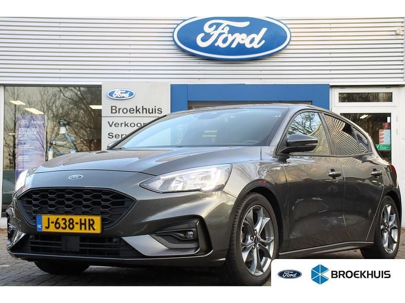 Grijs Gebruikt 2020 Ford Focus ST-Line Hatchback | € 19.695 (Eerlijke prijs) - Afbeelding 1/4