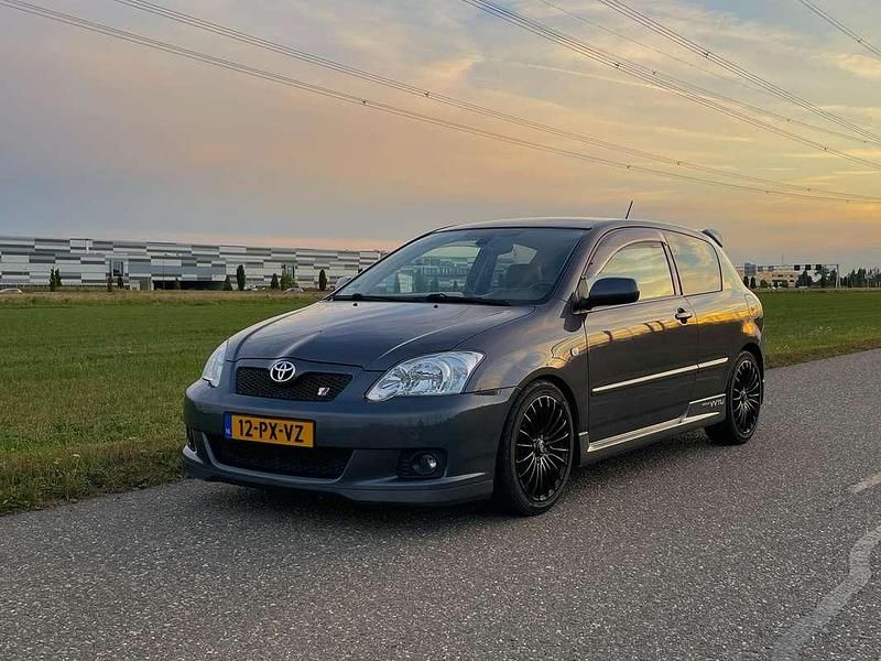 Grijs Gebruikt 2005 Toyota Corolla Sport Hatchback | € 8.999 (Duur) - Afbeelding 1/4