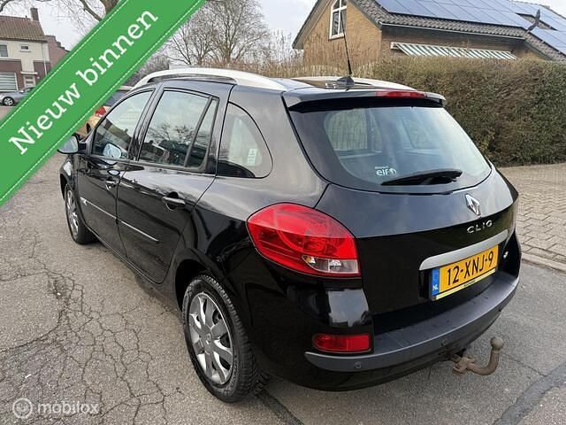 Occasion Renault Clio GrandTour Authentique 88 PK (64 kW) 2012 Zwart Stationwagen