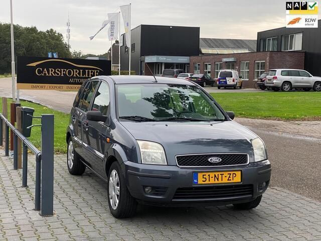 Grijs Occasion 2004 Ford Fusion Ghia MPV | € 1.450 (Goede deal) - Afbeelding 1/4