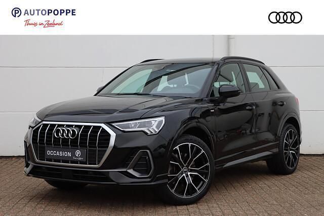 Zwart Gebruikt 2021 Audi Q3 Basis SUV | € 34.950 (Iets duurder) - Afbeelding 1/4