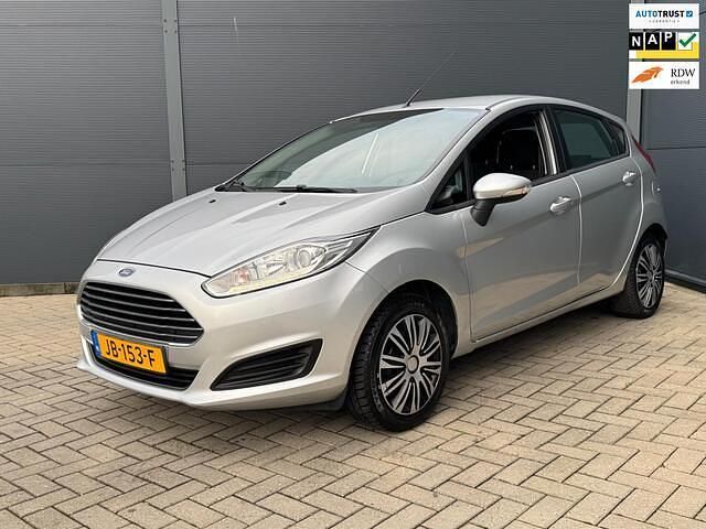 Grijs Gebruikt 2016 Ford Fiesta Style Hatchback | € 5.950 (Goede deal) - Afbeelding 1/4