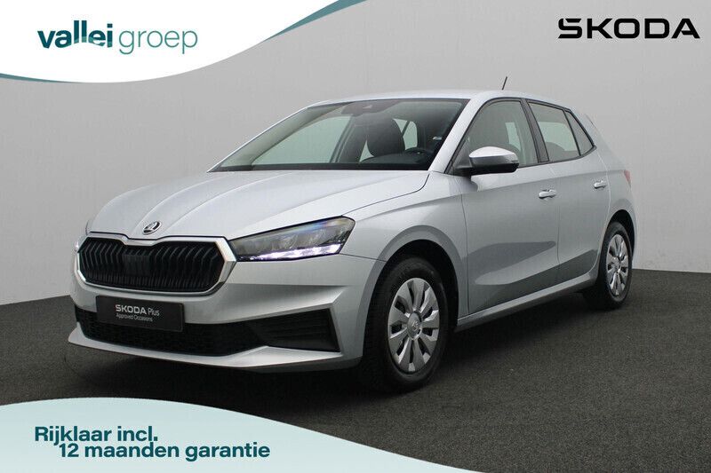 Grijs Gebruikt 2024 Skoda Fabia Ambition Hatchback | € 16.900 (Goede deal) - Afbeelding 1/4