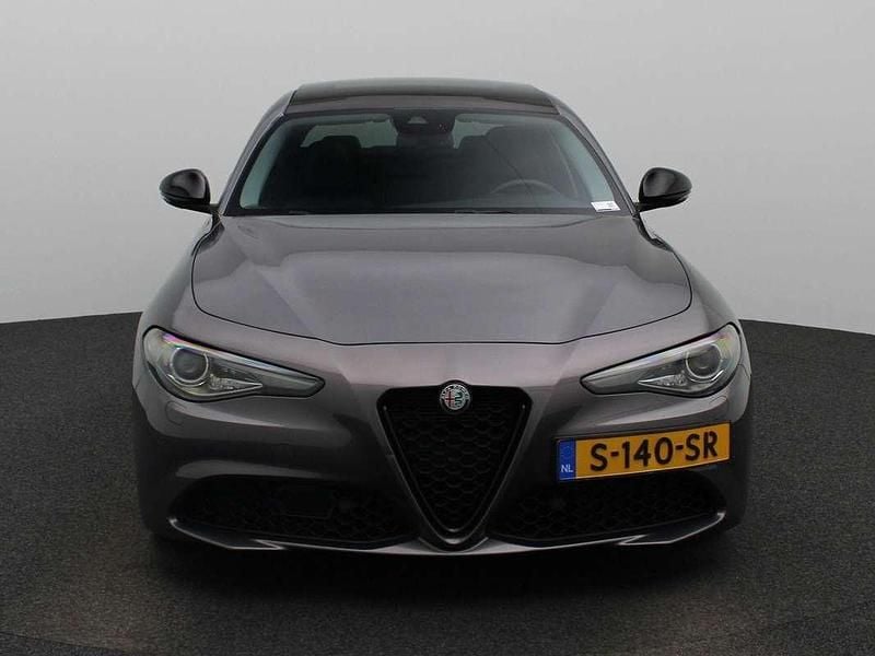 Occasion Alfa Romeo Giulia Tech Edition 200 PK (147 kW) 2019 Grijs Sedan