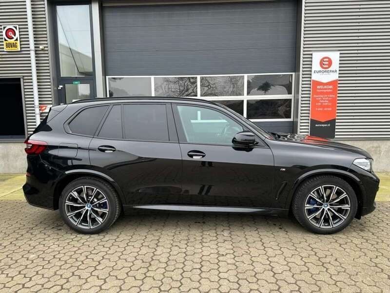 Zwart, metallic lak Gebruikt 2021 BMW X5 M Sport SUV | € 62.550 (Goede deal) - Afbeelding 1/4