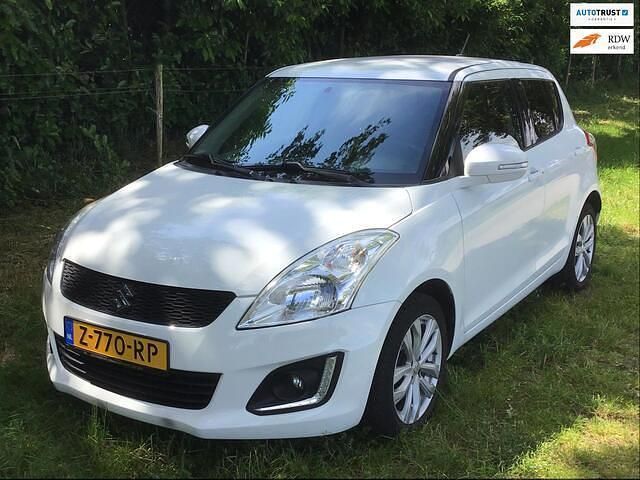 Wit Gebruikt 2017 Suzuki Swift Hatchback | € 10.350 (Eerlijke prijs) - Afbeelding 1/4