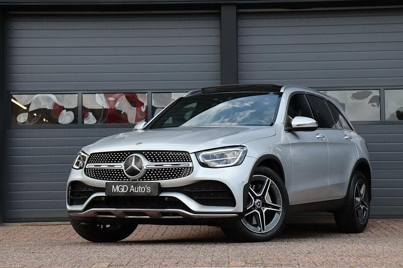 Zilver Gebruikt 2019 Mercedes GLC200 AMG SUV | € 35.950 (Goede deal) - Afbeelding 1/4