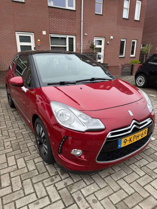 Rood Gebruikt 2013 Citroën DS3 Chic Hatchback | € 4.000 (Goede deal) - Afbeelding 1/4