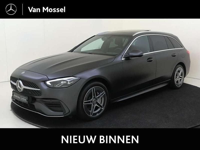 Grijs Gebruikt 2024 Mercedes C300e AMG line Stationwagen | € 50.945 (Eerlijke prijs) - Afbeelding 1/4