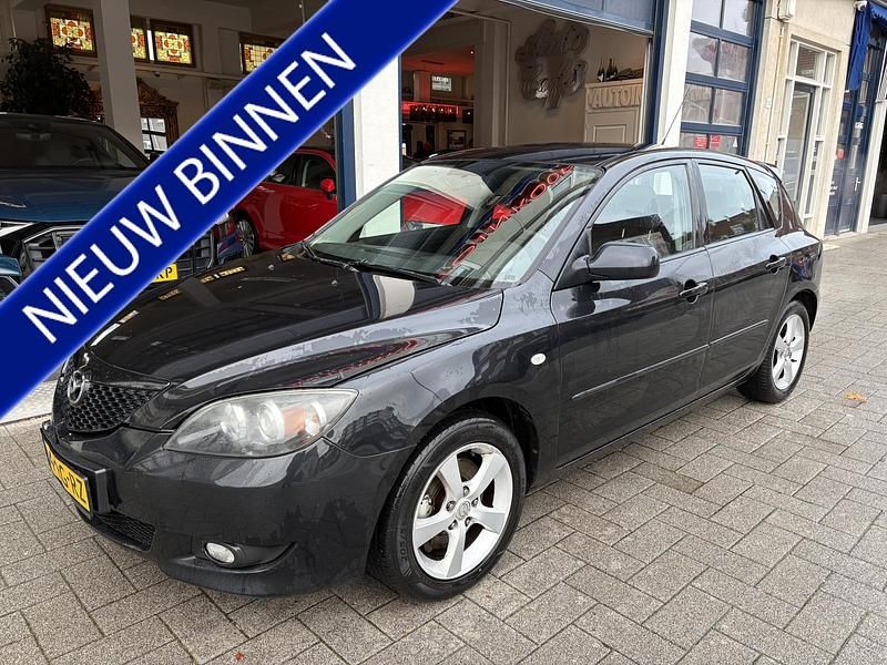 Zwart Occasion 2005 Mazda 3 Inclusive Hatchback | € 1.999 (Eerlijke prijs) - Afbeelding 1/4