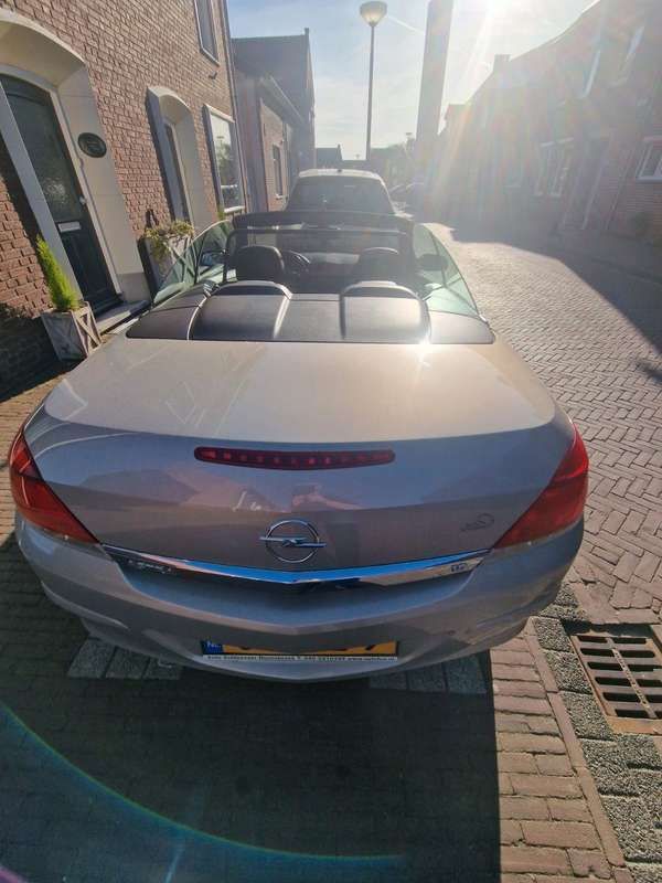 Beige Gebruikt 2008 Opel Astra Cabriolet Enjoy Cabriolet | € 3.500 (Goede deal) - Afbeelding 1/4