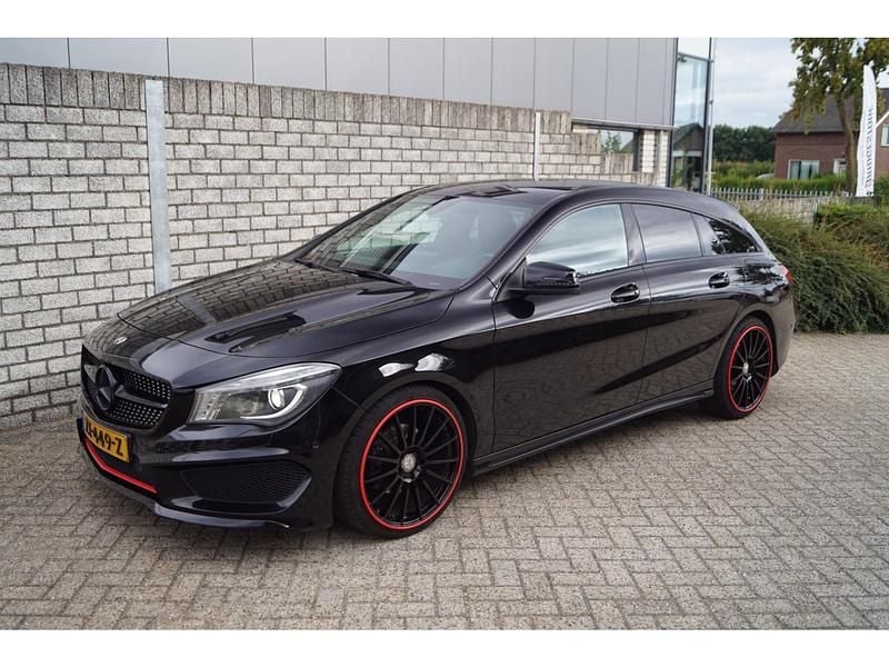 Zwart Gebruikt 2015 Mercedes CLA180 OrangeArt Edition Sedan | € 13.450 (Eerlijke prijs) - Afbeelding 1/4