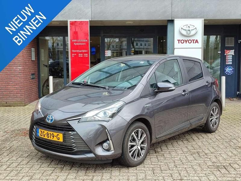 Occasion Toyota Yaris Hybrid 99 PK (72 kW) 2019 Grijs Hatchback