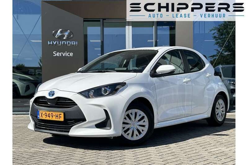 Wit Gebruikt 2023 Toyota Yaris Active Hatchback | € 19.900 (Goede deal) - Afbeelding 1/4