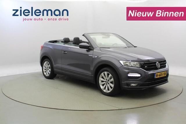 Grijs, metallic lak Gebruikt 2021 VW T-Roc Cabriolet R-line Cabriolet | € 26.845 (Goede deal) - Afbeelding 1/4