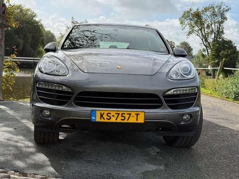 Grijs Gebruikt 2010 Porsche Cayenne SUV | € 31.000 (Duur) - Afbeelding 1/4