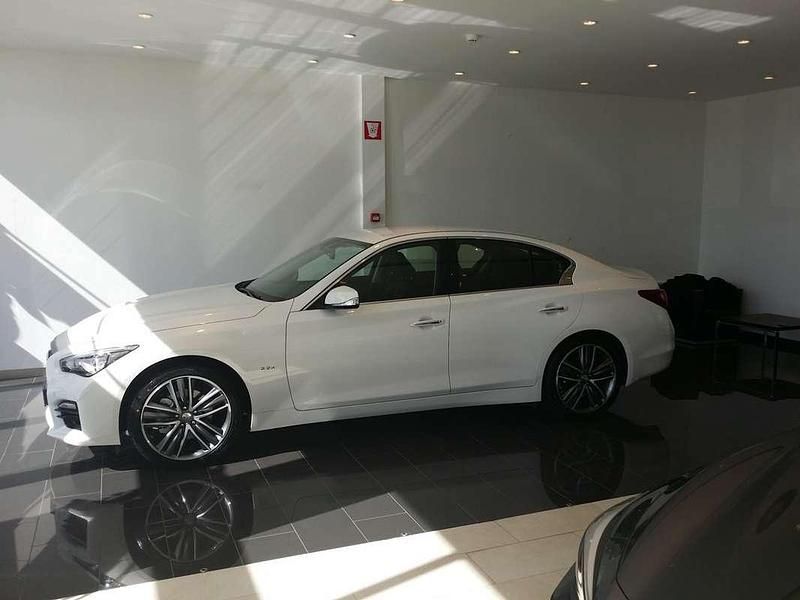 Wit Gebruikt 2015 Infiniti Q50 Sedan | € 9.500 - Afbeelding 1/4
