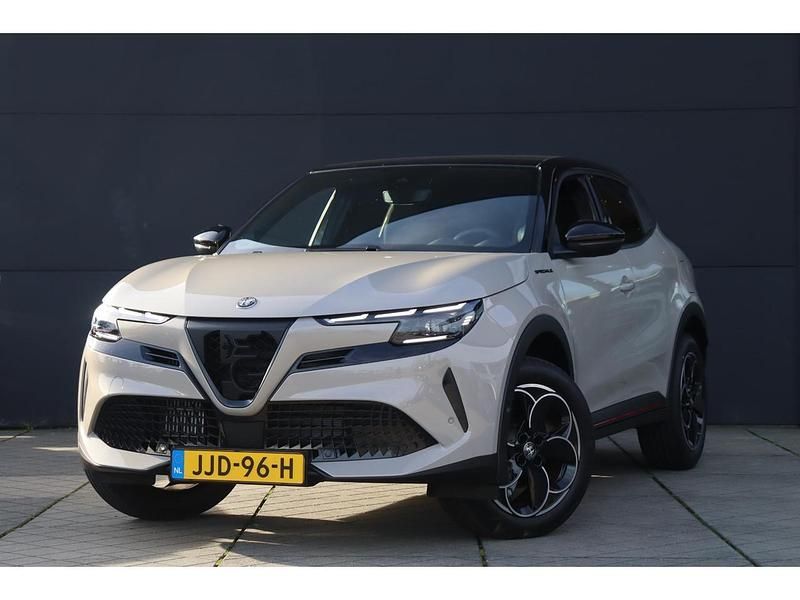 Grijs Nieuw 2025 Alfa Romeo Junior Edizione Speciale SUV | € 37.885 - Afbeelding 1/1