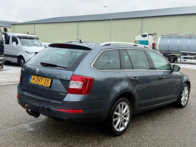 Occasion Skoda Octavia Business Line 110 PK (80 kW) 2015 Grijs Stationwagen