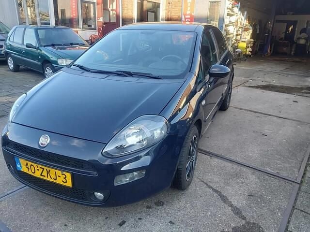 Blauw Gebruikt 2012 Fiat Punto Evo Easy Hatchback | € 3.450 (Iets duurder) - Afbeelding 1/4