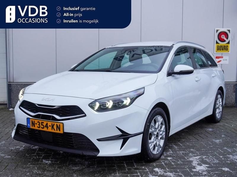 Wit Gebruikt 2021 Kia Ceed Hatchback | € 17.980 (Super prijs) - Afbeelding 1/4