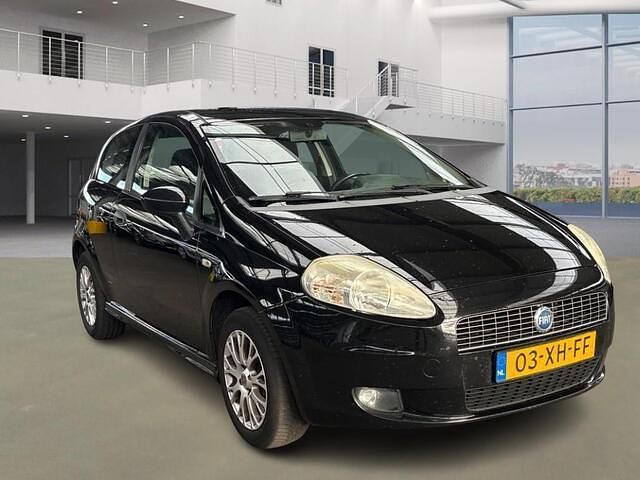 Zwart Gebruikt 2007 Fiat Grande Punto Active Hatchback | € 1.499 (Eerlijke prijs) - Afbeelding 1/4