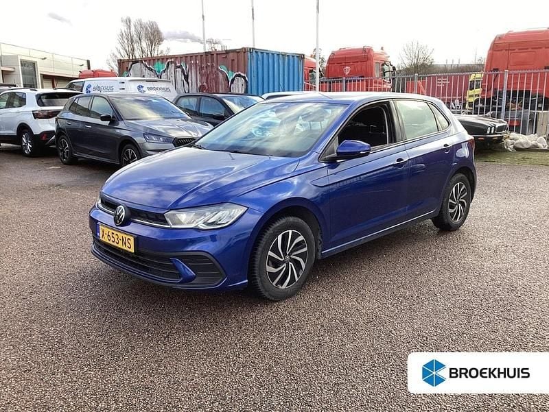 Blauw Occasion 2024 VW Polo Life Hatchback | € 20.900 (Goede deal) - Afbeelding 1/4