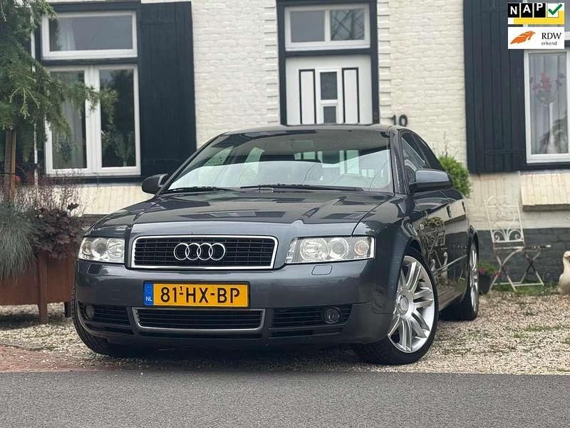 Grijs Gebruikt 2002 Audi A4 Sedan | € 2.950 - Afbeelding 1/4