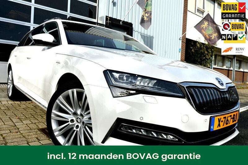 Wit Gebruikt 2020 Skoda Superb Business Line Stationwagen | € 32.950 (Iets duurder) - Afbeelding 1/4