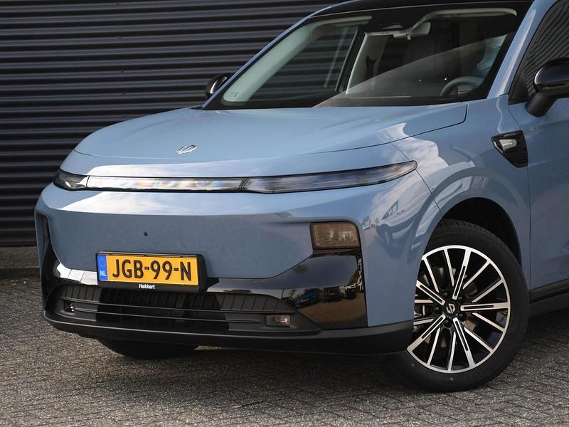 Nieuw Leapmotor B10 160 kW (218 PK) 2025 Blauw SUV