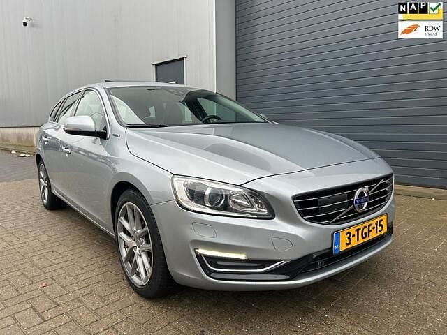 Grijs (metallic) Occasion 2014 Volvo V60 Stationwagen | € 6.999 - Afbeelding 1/4