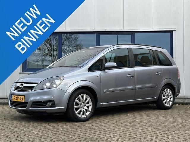 Grijs Gebruikt 2007 Opel Zafira MPV | € 2.450 (Eerlijke prijs) - Afbeelding 1/4
