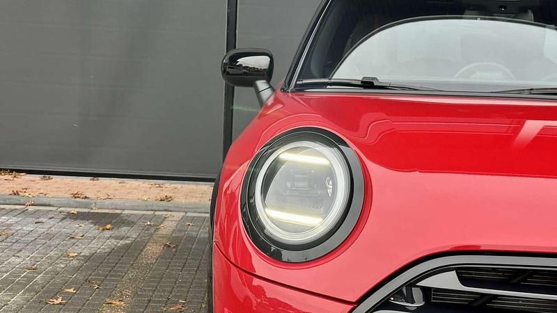 Occasion Mini Cooper 156 PK (114 kW) 2025 Rood Hatchback