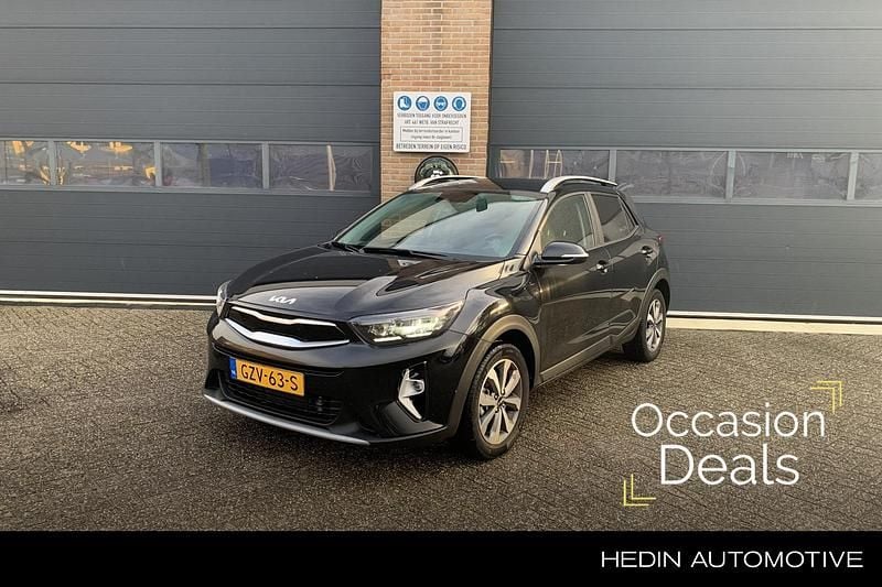 Zwart Occasion 2025 Kia Stonic SUV | € 23.945 (Eerlijke prijs) - Afbeelding 1/4