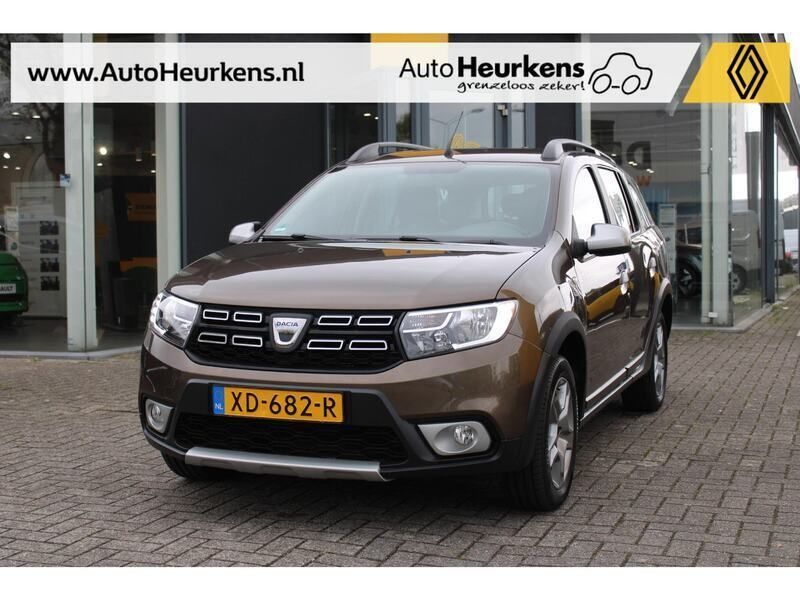 Bruin Gebruikt 2018 Dacia Logan MCV Stepway MPV | € 10.945 (Eerlijke prijs) - Afbeelding 1/4