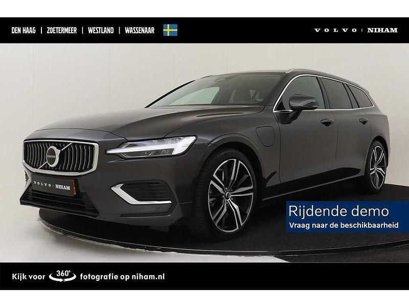 Grijs Occasion 2025 Volvo V60 Stationwagen | € 42.585 (Iets duurder) - Afbeelding 1/4