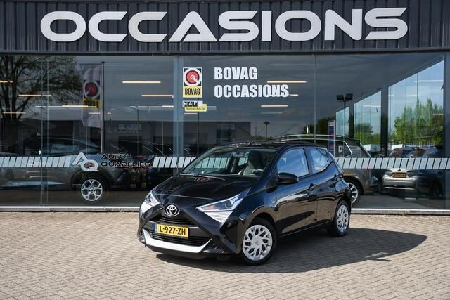 Zwart Gebruikt 2021 Toyota Aygo X-play Hatchback | € 12.950 (Iets duurder) - Afbeelding 1/4