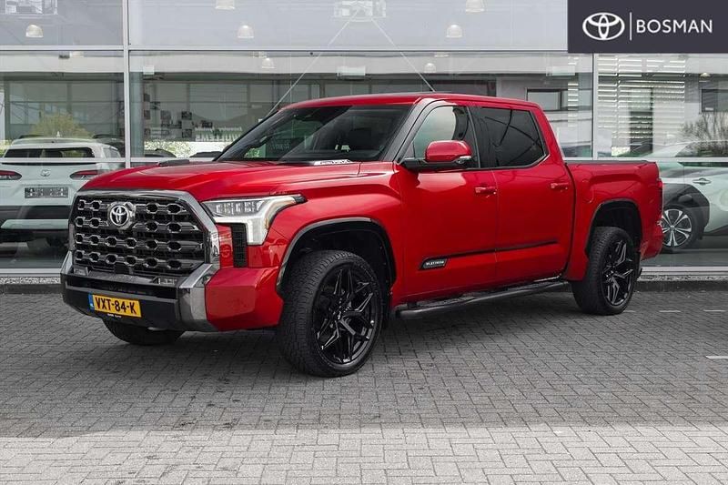 Rood Gebruikt 2023 Toyota Tundra Platinum Pickup | € 80.950 - Afbeelding 1/4
